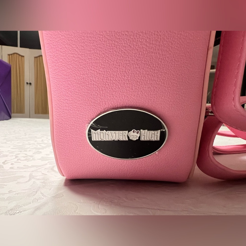 Monster High Draculaura Pink Coffin Mini Backpack - Picture 5 of 12